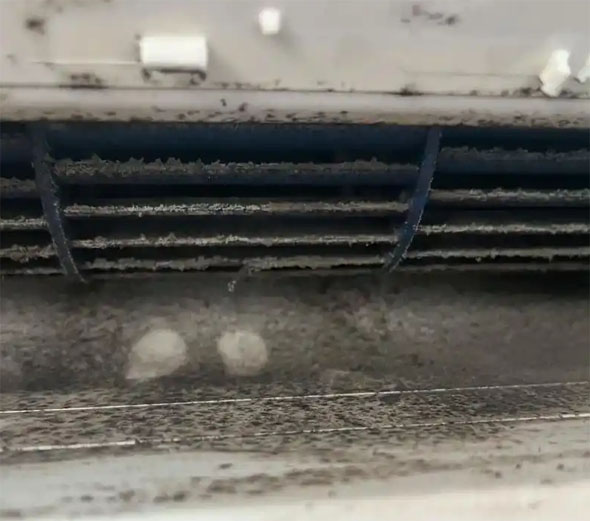 广安市空调吹的风有股烧焦味是怎么回事